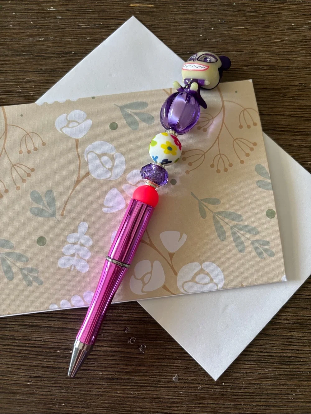 Disney Doorables: Nightmare Before Christmas: Vampire Teddy handmade beaded pen